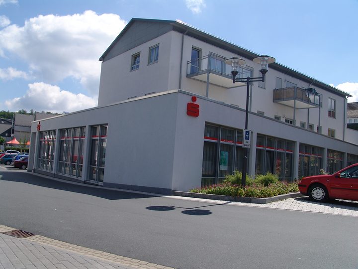 Wohn- und Geschäftshaus im Ortskern von Wilnsdorf, Foto 3 von 4