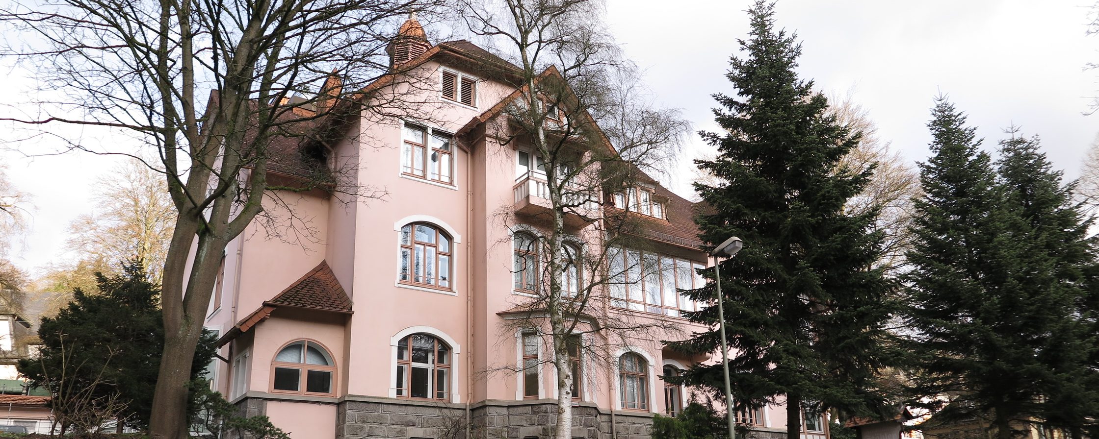 Ärztehaus mit Praxen und Wohnungen in Siegen